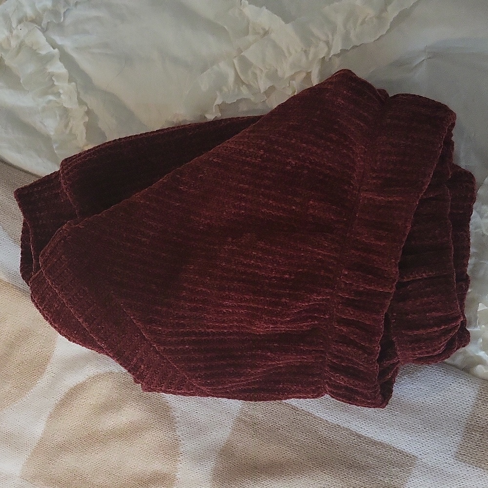 NWOT🍂 Rusty Burgundy Off-Shoulder Cropped Ribbed Sweater! - Picture 5 of 5